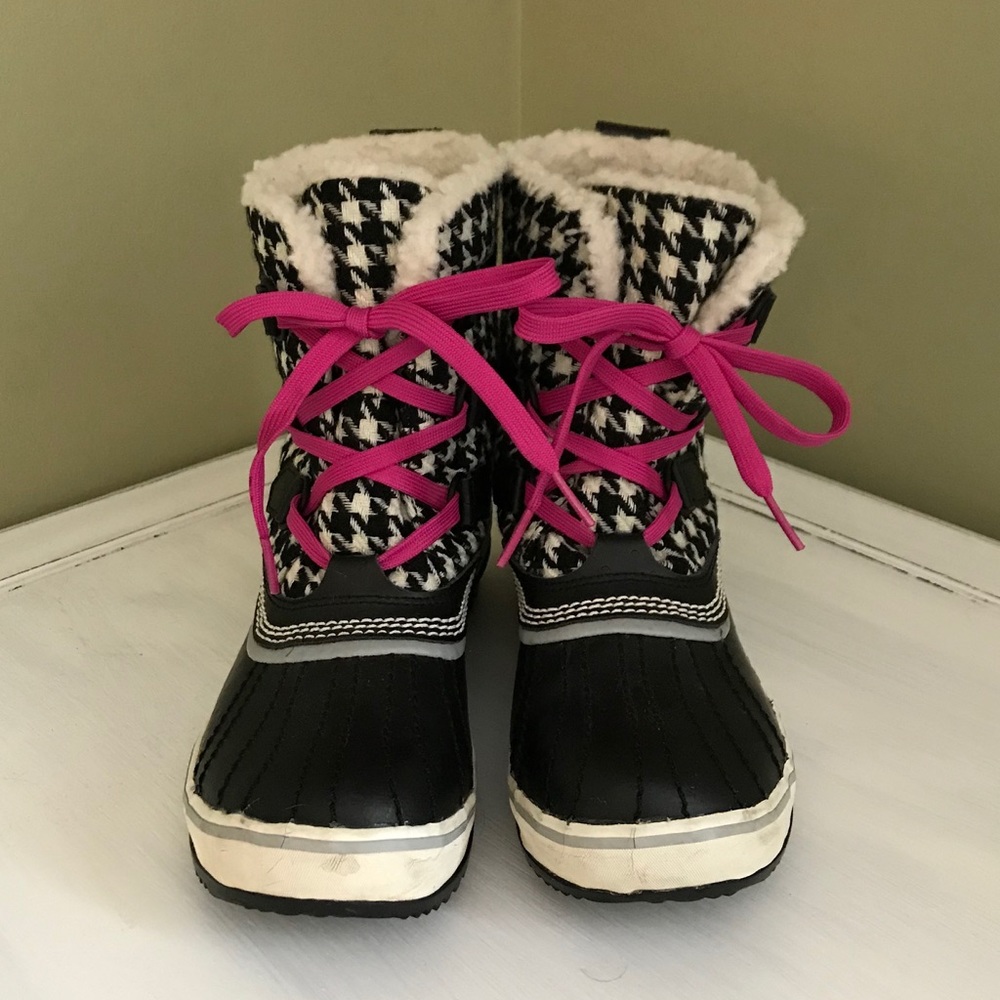 Sorel Houndstooth Boots